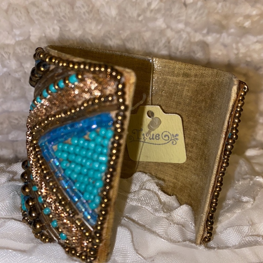Cuff bracelet - Picture 4 of 4